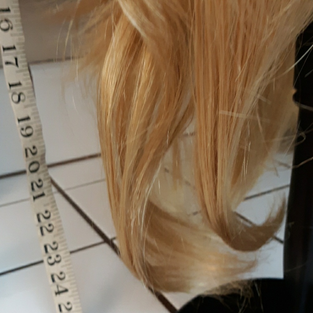 Wig - Picture 2 of 7